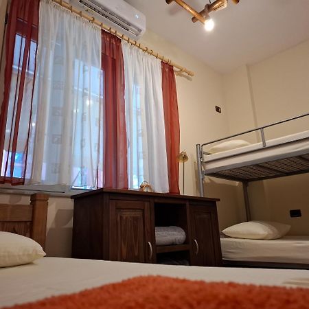 Hostel Nena Semi ティラナ エクステリア 写真